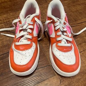 Nike Orange and Pink Sneakers Vibrant Low-Top Shoes
